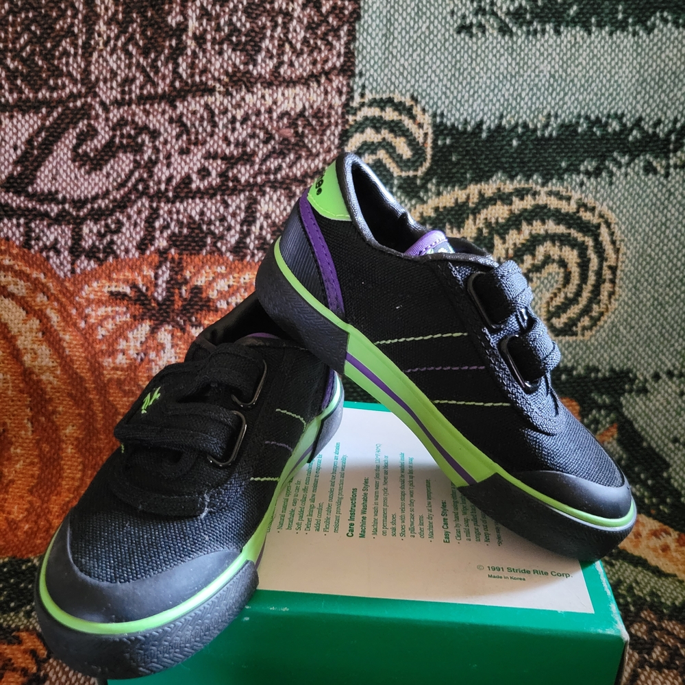 Stride Rite Black and Green Kids Sneakers